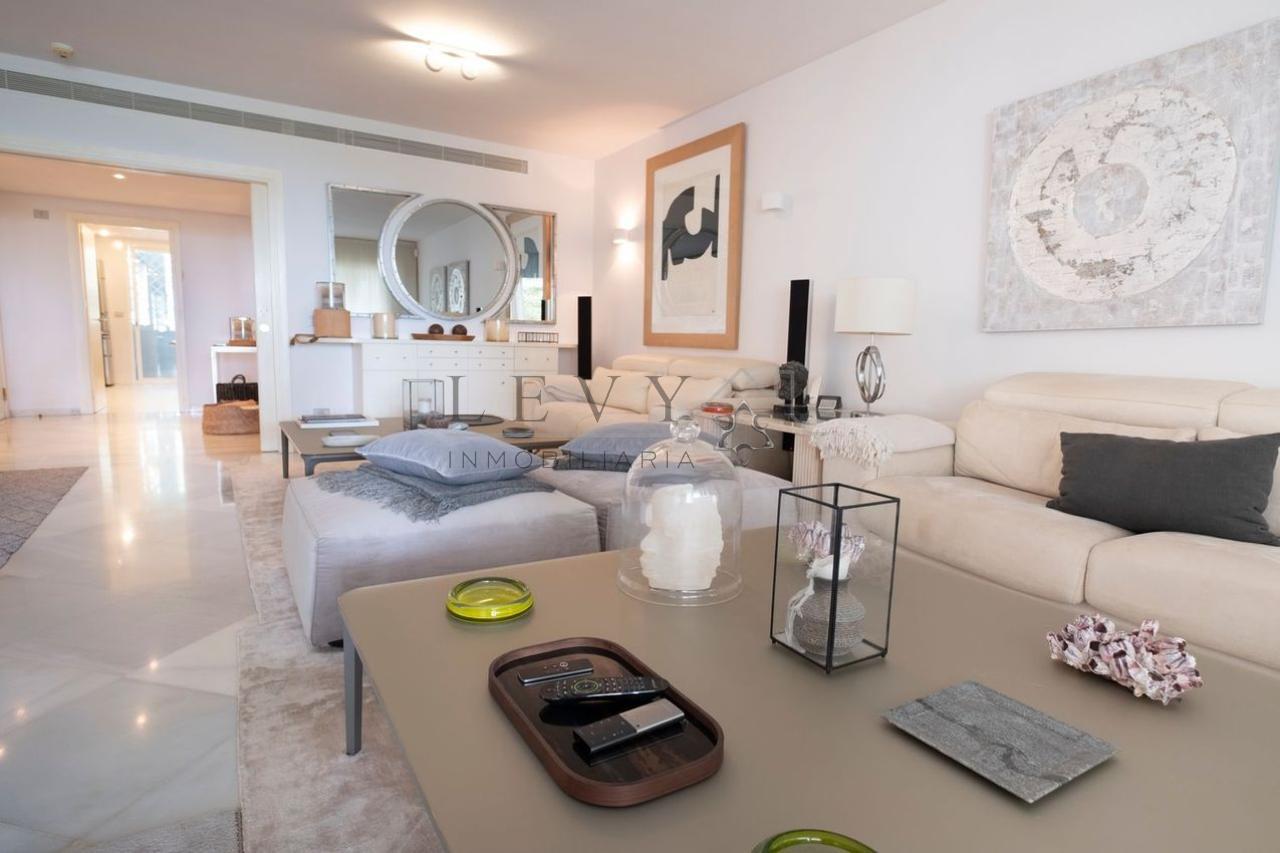 178212439964300165348_175585770986 Apartamento de Lujo en Puerto Banus