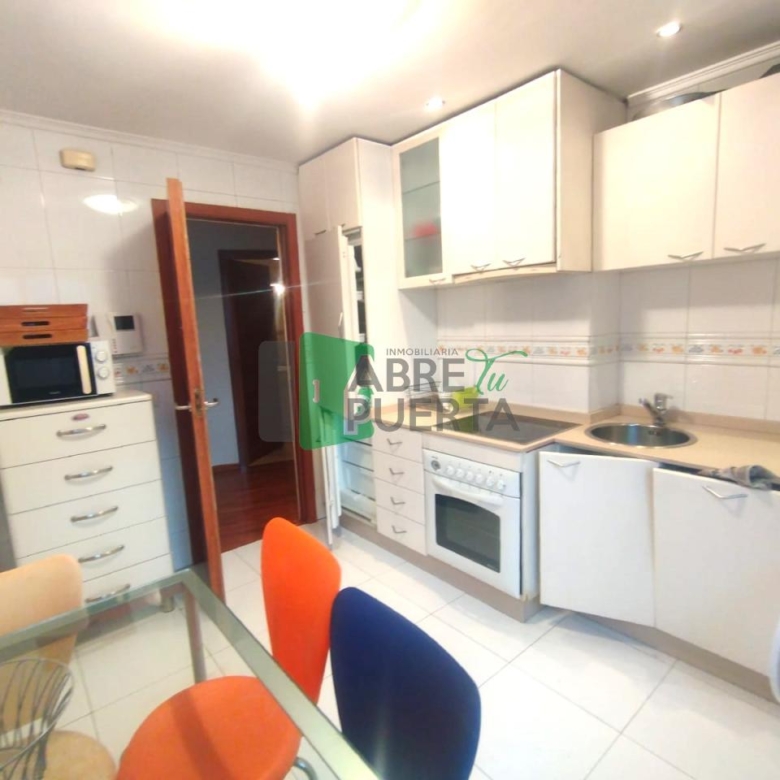 APARTAMENTO AMPLIO EN EL CENTRO
