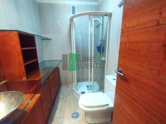 APARTAMENTO AMPLIO EN EL CENTRO