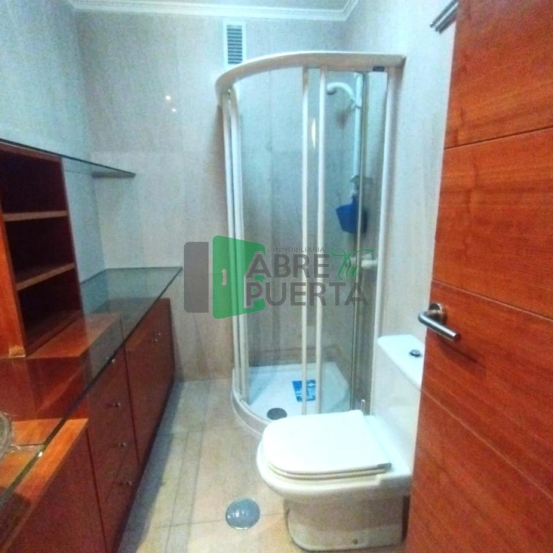 APARTAMENTO AMPLIO EN EL CENTRO