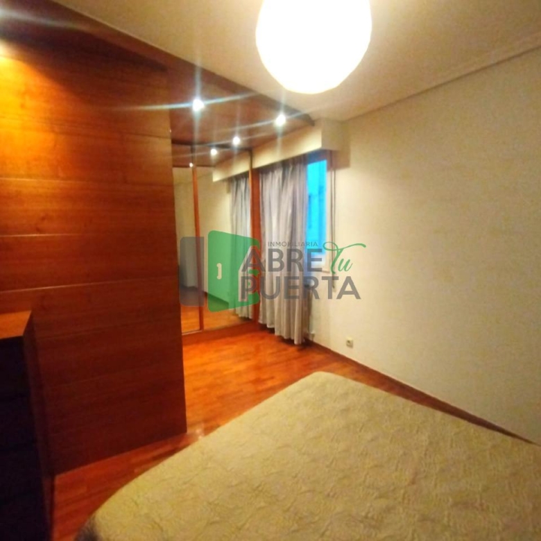 APARTAMENTO AMPLIO EN EL CENTRO