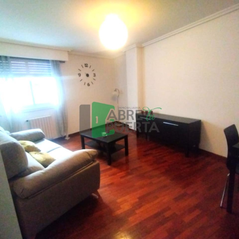 APARTAMENTO AMPLIO EN EL CENTRO