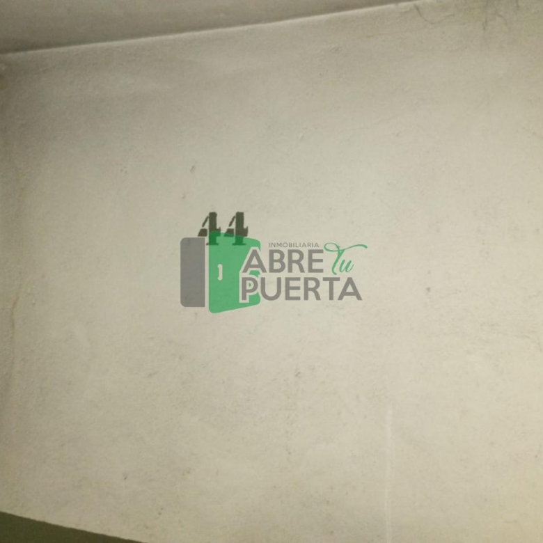 APARTAMENTO AMPLIO EN EL CENTRO