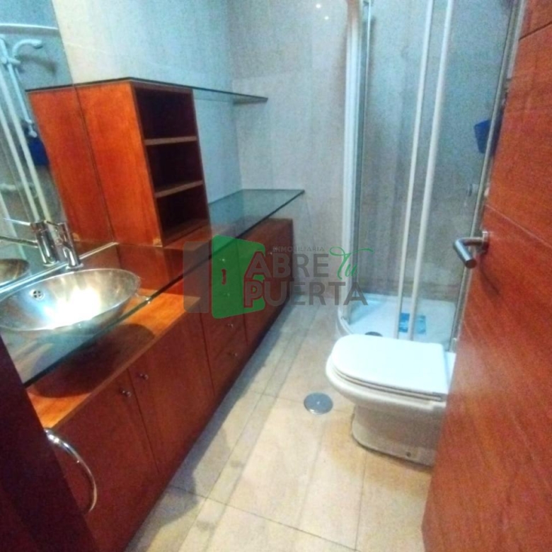 APARTAMENTO AMPLIO EN EL CENTRO