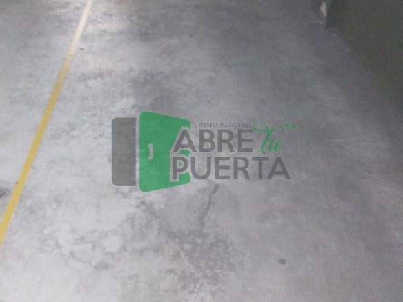 APARTAMENTO AMPLIO EN EL CENTRO