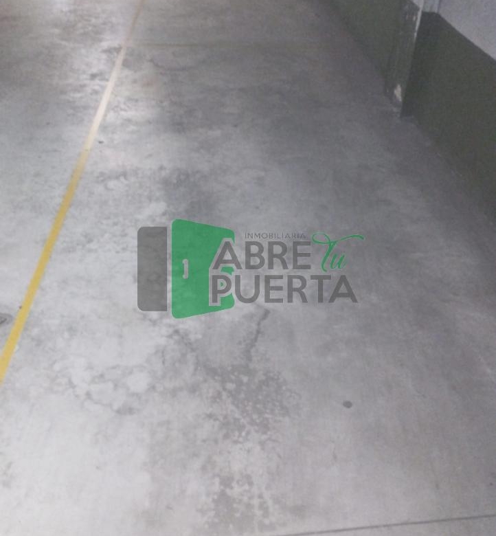 APARTAMENTO AMPLIO EN EL CENTRO
