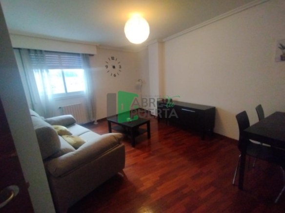 APARTAMENTO AMPLIO EN EL CENTRO