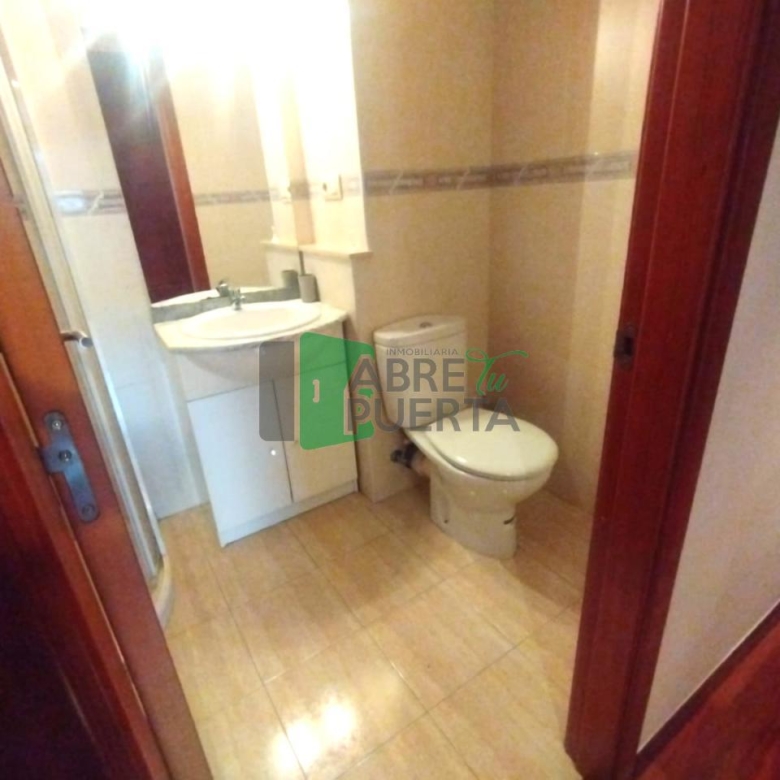 APARTAMENTO AMPLIO EN EL CENTRO