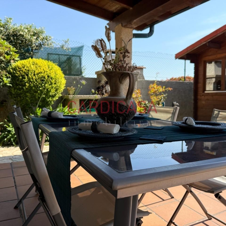 Chalet listo para entrar a vivir en urbanización privada con piscina, zonas deportivas y amplios espacios para disfrutar