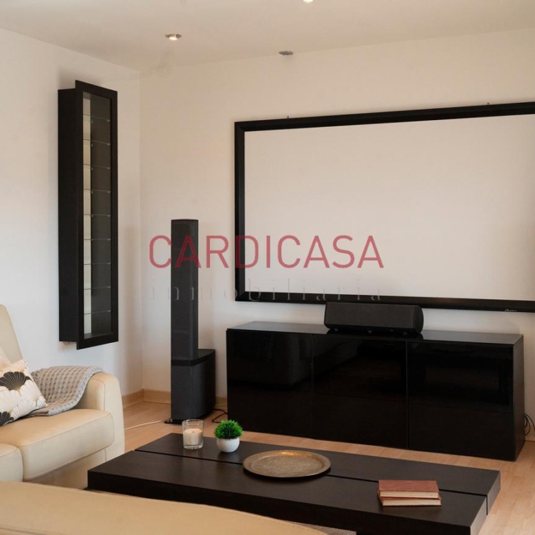Chalet listo para entrar a vivir en urbanización privada con piscina, zonas deportivas y amplios espacios para disfrutar