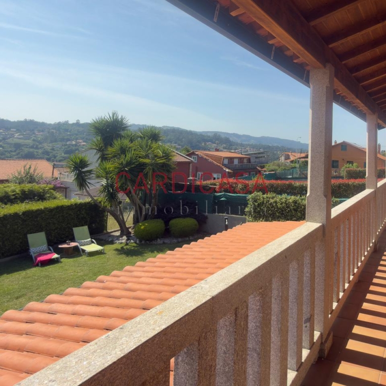 Chalet listo para entrar a vivir en urbanización privada con piscina, zonas deportivas y amplios espacios para disfrutar