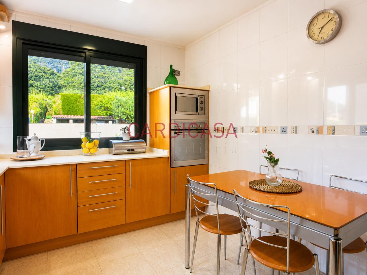 178221645751900045209_178221626951 Chalet listo para entrar a vivir en urbanización privada con piscina, zonas deportivas y amplios espacios para disfrutar