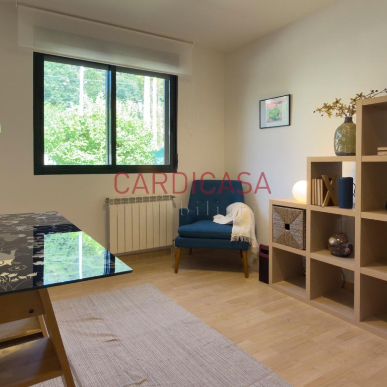 Chalet listo para entrar a vivir en urbanización privada con piscina, zonas deportivas y amplios espacios para disfrutar
