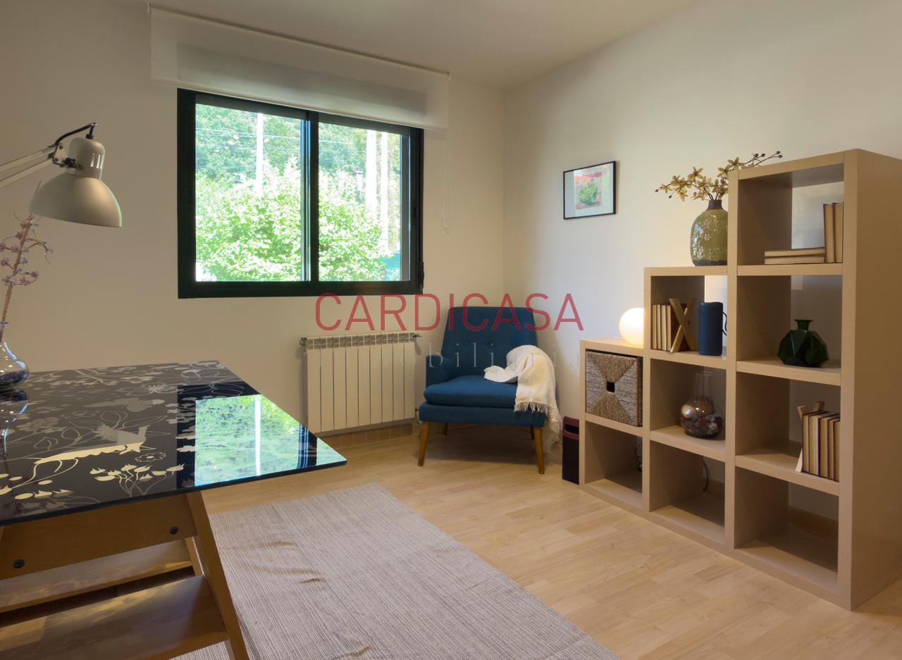 178221645933200045209_178220615409 Chalet listo para entrar a vivir en urbanización privada con piscina, zonas deportivas y amplios espacios para disfrutar
