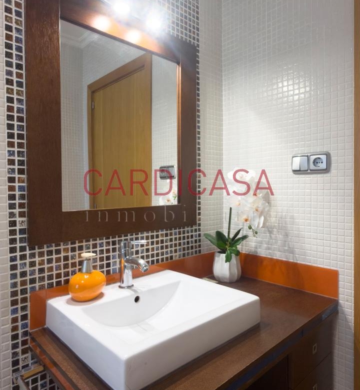 Chalet listo para entrar a vivir en urbanización privada con piscina, zonas deportivas y amplios espacios para disfrutar