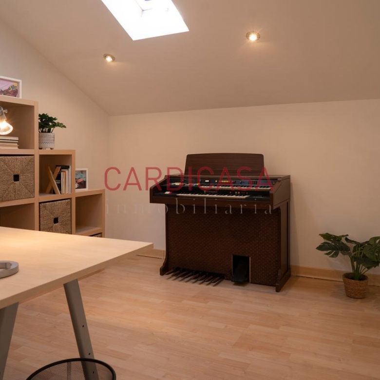 Chalet listo para entrar a vivir en urbanización privada con piscina, zonas deportivas y amplios espacios para disfrutar