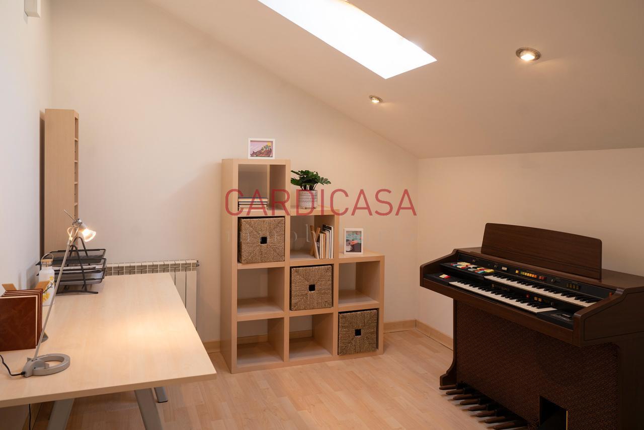 178221646247000045209_178220617564 Chalet listo para entrar a vivir en urbanización privada con piscina, zonas deportivas y amplios espacios para disfrutar