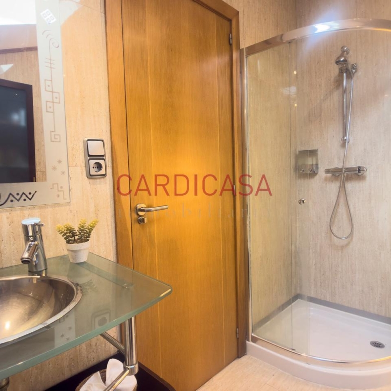 Chalet listo para entrar a vivir en urbanización privada con piscina, zonas deportivas y amplios espacios para disfrutar