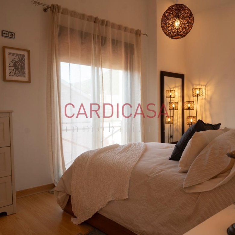 Chalet listo para entrar a vivir en urbanización privada con piscina, zonas deportivas y amplios espacios para disfrutar