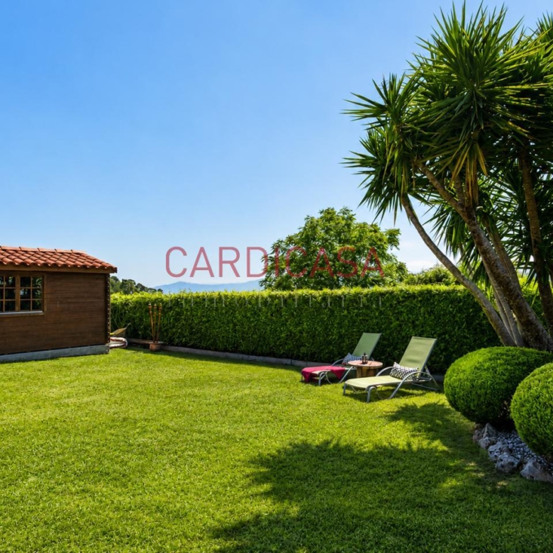 Chalet listo para entrar a vivir en urbanización privada con piscina, zonas deportivas y amplios espacios para disfrutar