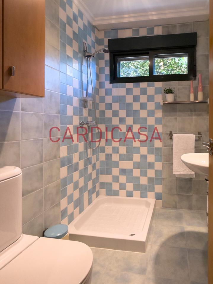 178240819116700045209_178220612418 Chalet listo para entrar a vivir en urbanización privada con piscina, zonas deportivas y amplios espacios para disfrutar
