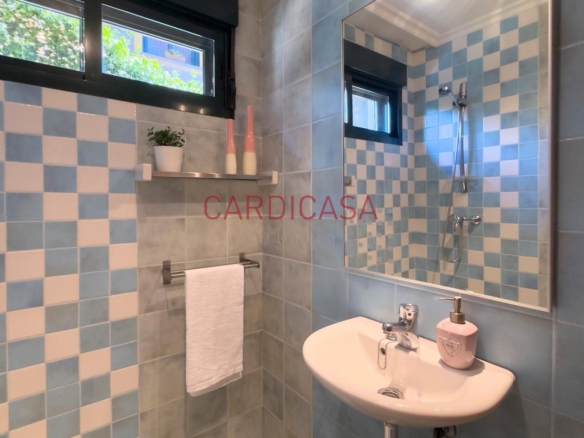 Chalet listo para entrar a vivir en urbanización privada con piscina, zonas deportivas y amplios espacios para disfrutar