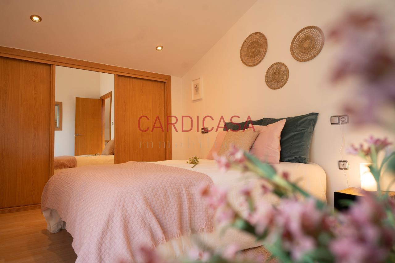 178240819598900045209_178220614203 Chalet listo para entrar a vivir en urbanización privada con piscina, zonas deportivas y amplios espacios para disfrutar