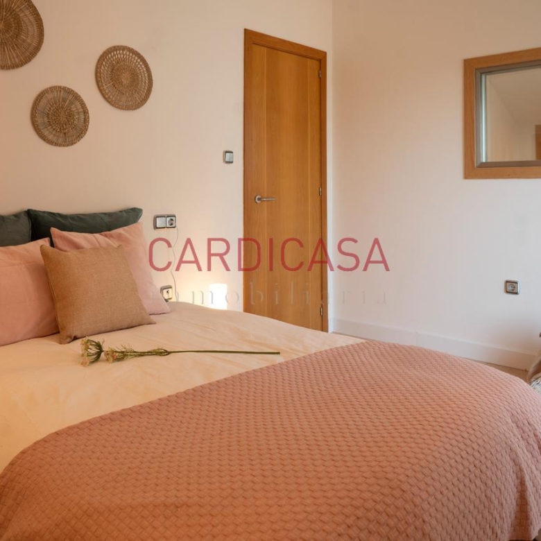Chalet listo para entrar a vivir en urbanización privada con piscina, zonas deportivas y amplios espacios para disfrutar