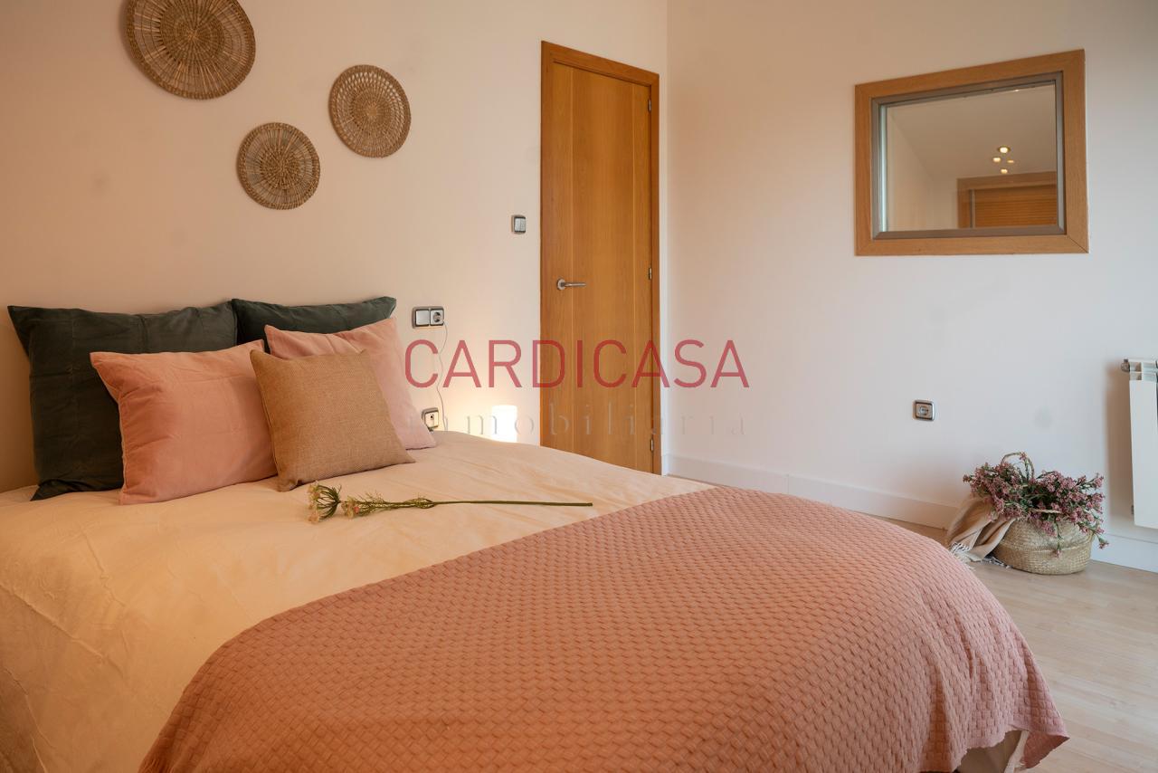 178240819606700045209_178220614391 Chalet listo para entrar a vivir en urbanización privada con piscina, zonas deportivas y amplios espacios para disfrutar