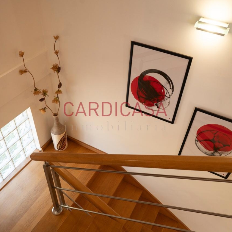 Chalet listo para entrar a vivir en urbanización privada con piscina, zonas deportivas y amplios espacios para disfrutar