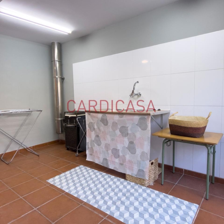 Chalet listo para entrar a vivir en urbanización privada con piscina, zonas deportivas y amplios espacios para disfrutar