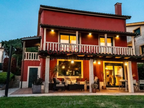 Chalet listo para entrar a vivir en urbanización privada con piscina, zonas deportivas y amplios espacios para disfrutar