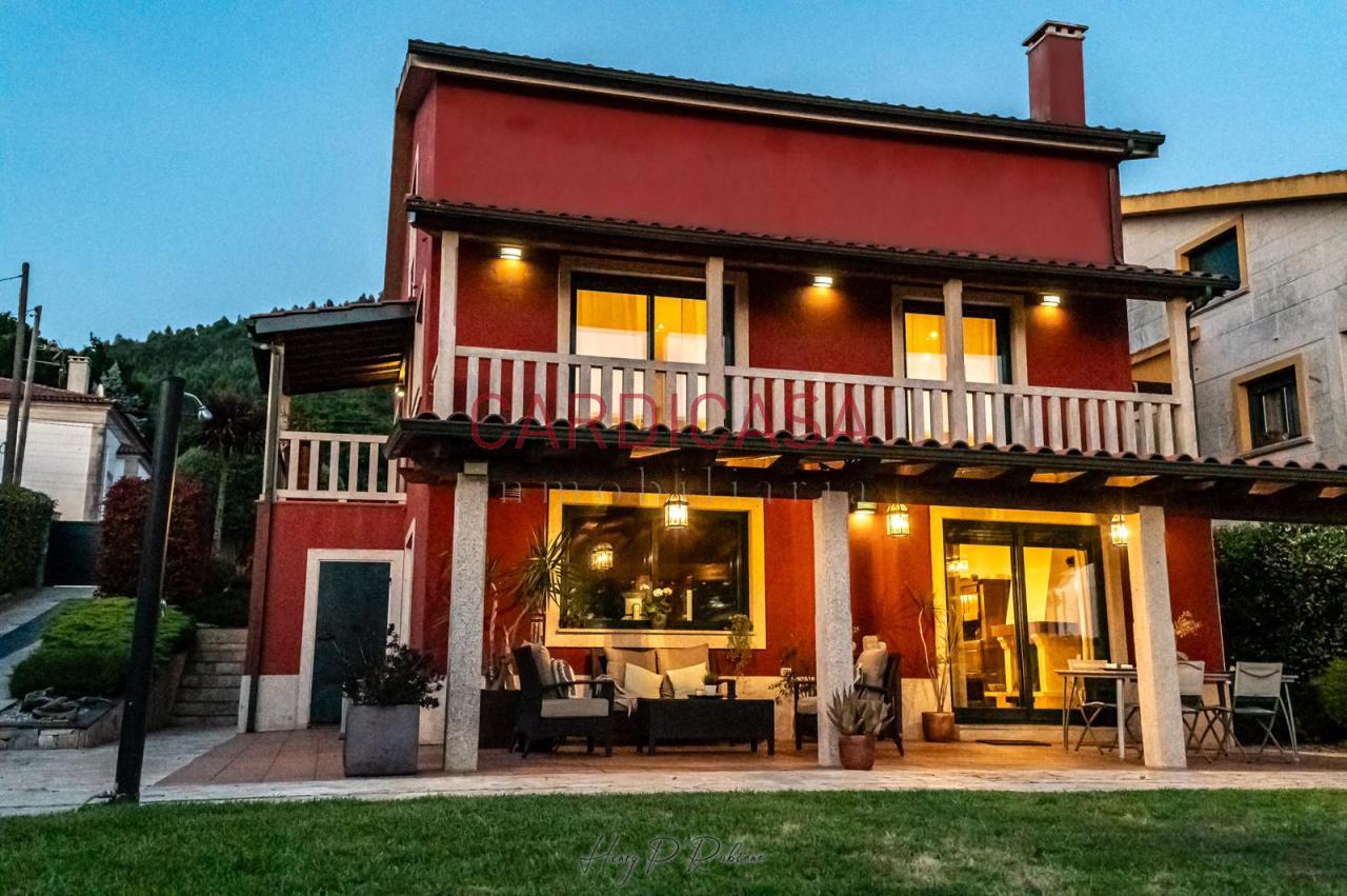 178240820444900045209_178220937909 Chalet listo para entrar a vivir en urbanización privada con piscina, zonas deportivas y amplios espacios para disfrutar