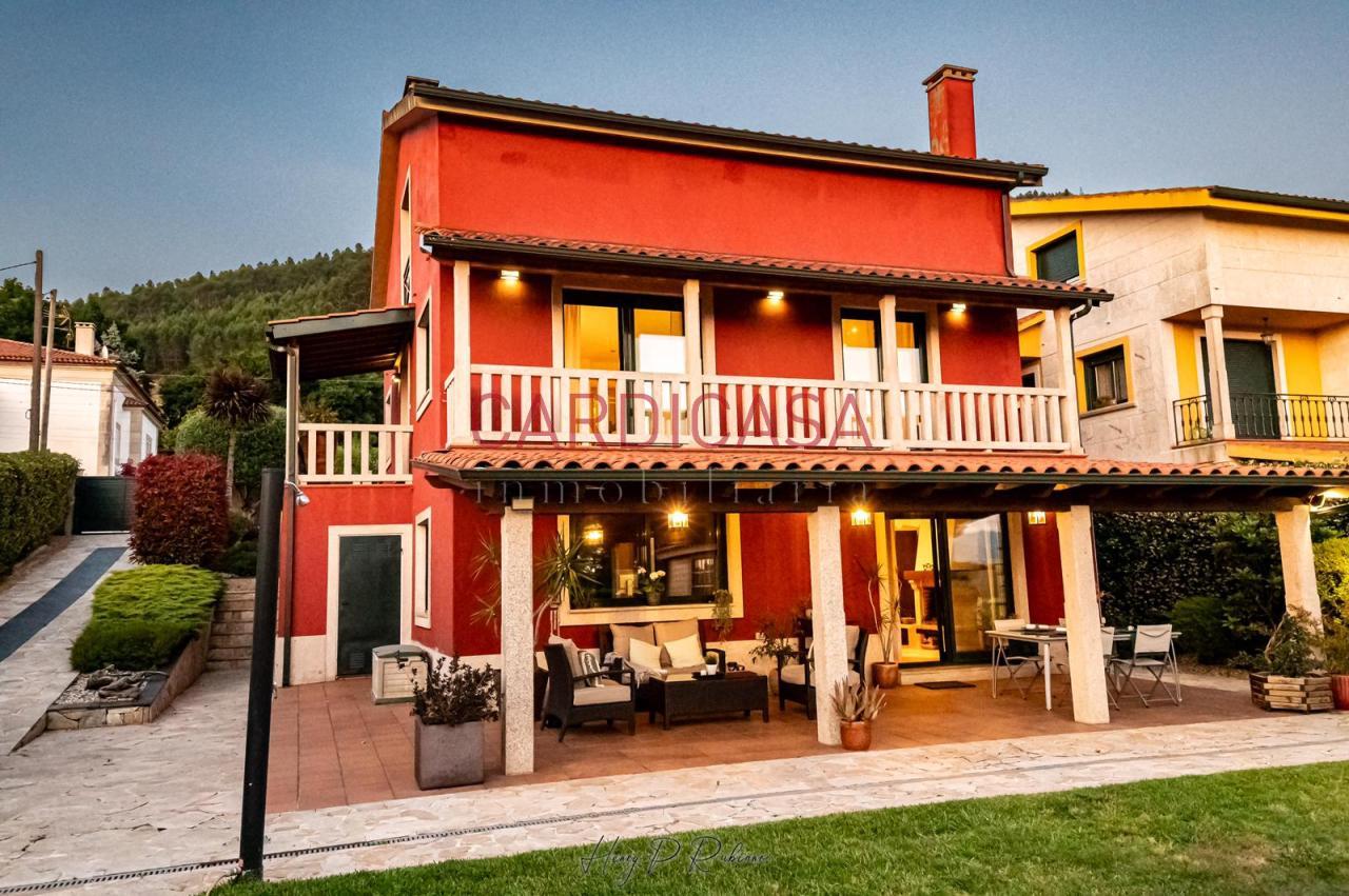 178240820449900045209_178220937971 Chalet listo para entrar a vivir en urbanización privada con piscina, zonas deportivas y amplios espacios para disfrutar