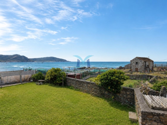 SE VENDE CASA CON JARDÍN Y VISTAS AL MAR EN MUXÍA (A CORUÑA)