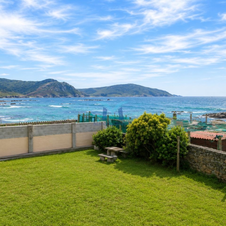 SE VENDE CASA CON JARDÍN Y VISTAS AL MAR EN MUXÍA (A CORUÑA)