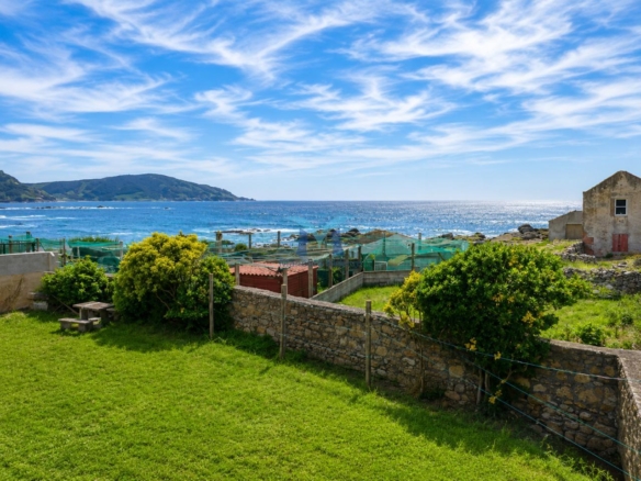 SE VENDE CASA CON JARDÍN Y VISTAS AL MAR EN MUXÍA (A CORUÑA)