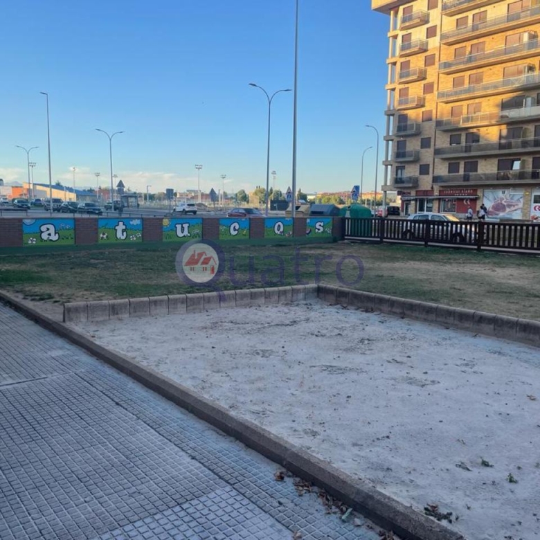 Local en alquiler en la zona de la zona Palomera, Avenida Universidad