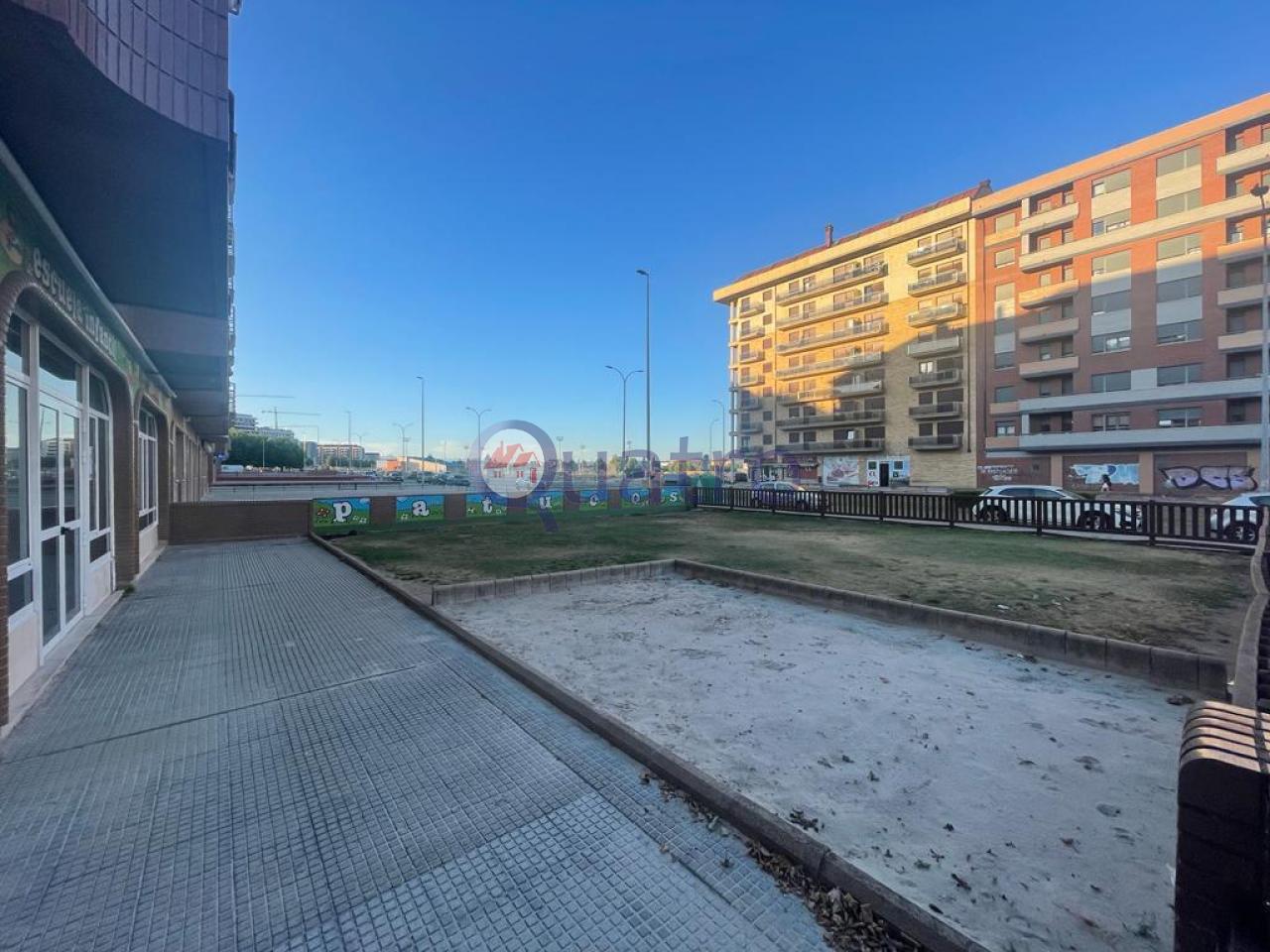 Local en alquiler en la zona de la zona Palomera, Avenida Universidad