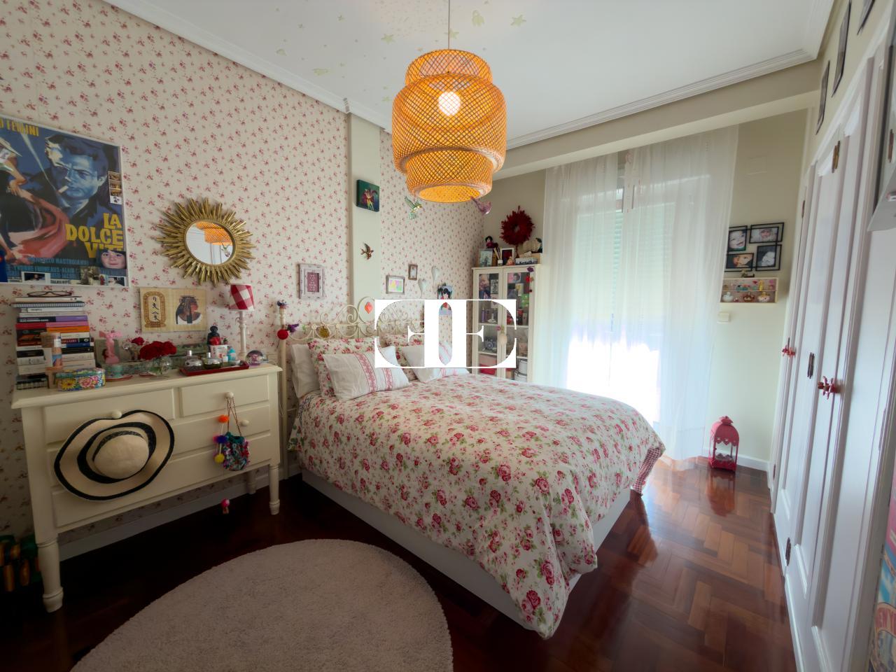 178300062029000172063_178298020157 Piso exclusivo de 215 m² en venta en la peatonal de O Calvario (Vigo) con terrazas, vistas panorámicas a la ría y gran trastero privado.