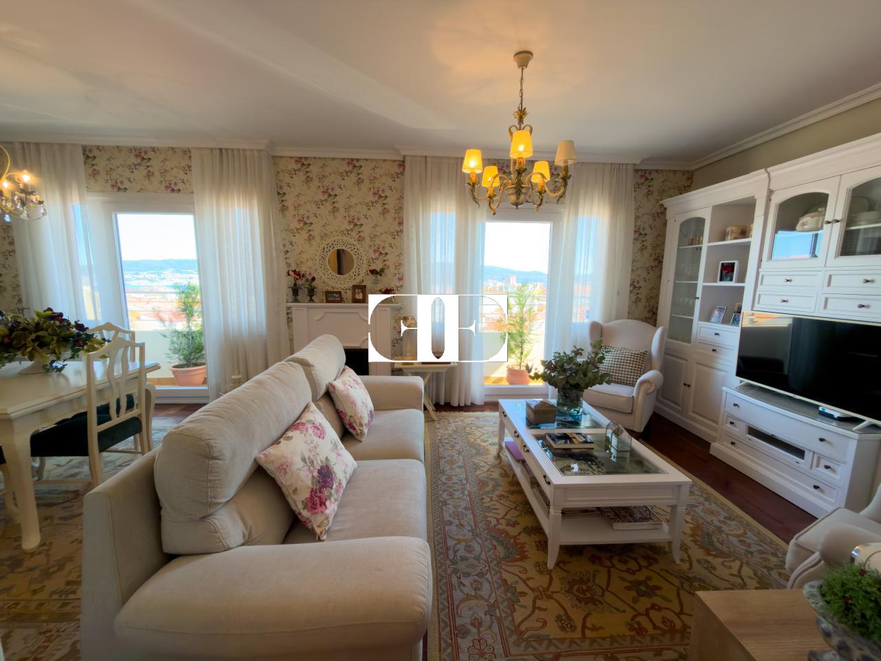 178300062218600172063_178298021218 Piso exclusivo de 215 m² en venta en la peatonal de O Calvario (Vigo) con terrazas, vistas panorámicas a la ría y gran trastero privado.