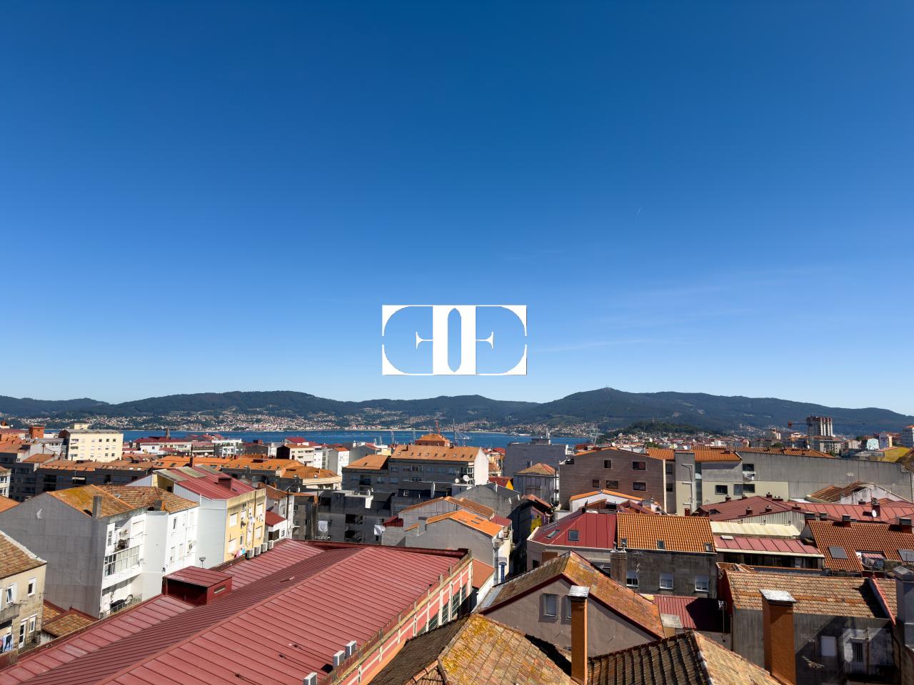 178300062727100172063_178298023340 Piso exclusivo de 215 m² en venta en la peatonal de O Calvario (Vigo) con terrazas, vistas panorámicas a la ría y gran trastero privado.