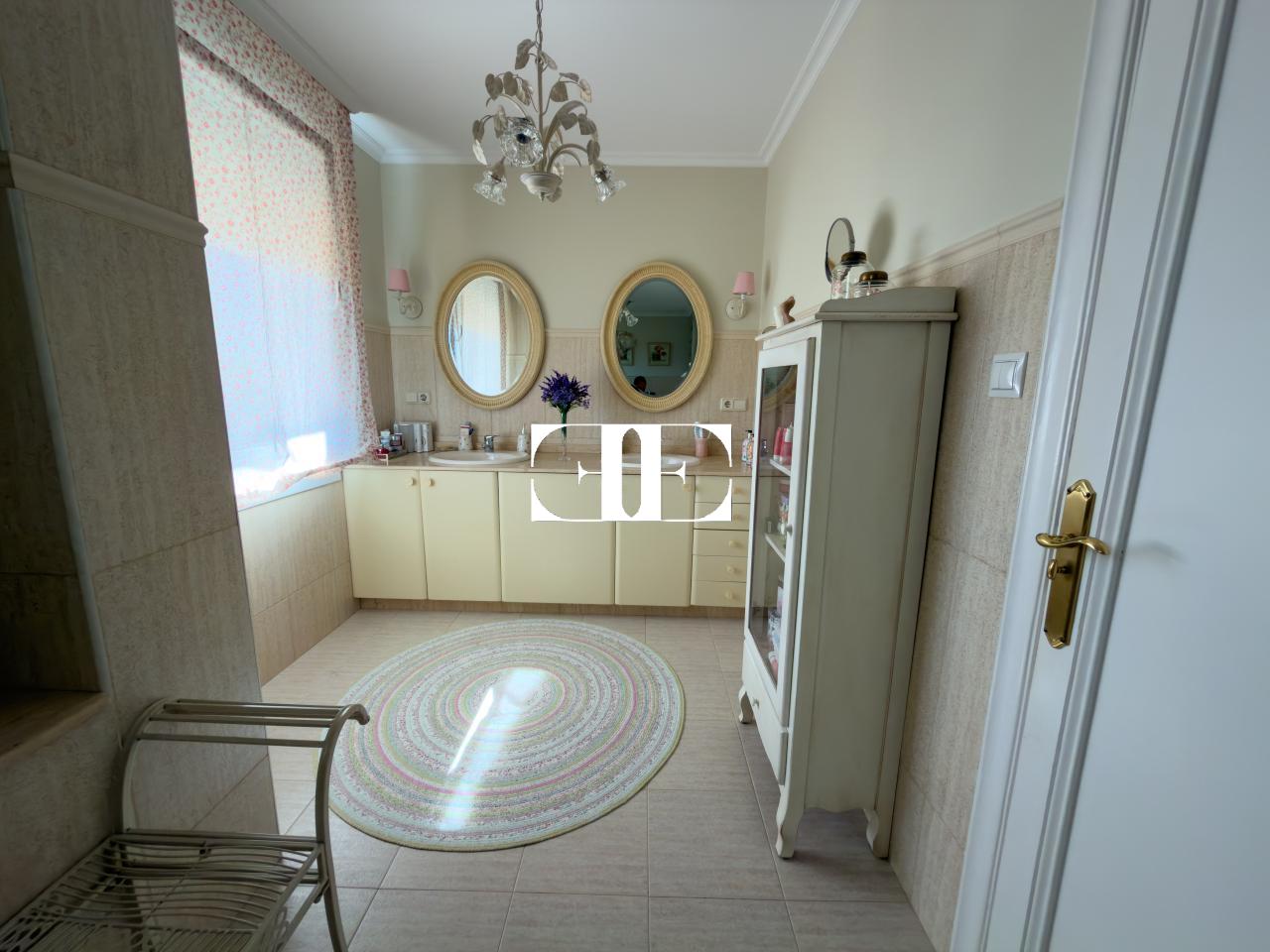 178300064241300172063_178298028968 Piso exclusivo de 215 m² en venta en la peatonal de O Calvario (Vigo) con terrazas, vistas panorámicas a la ría y gran trastero privado.
