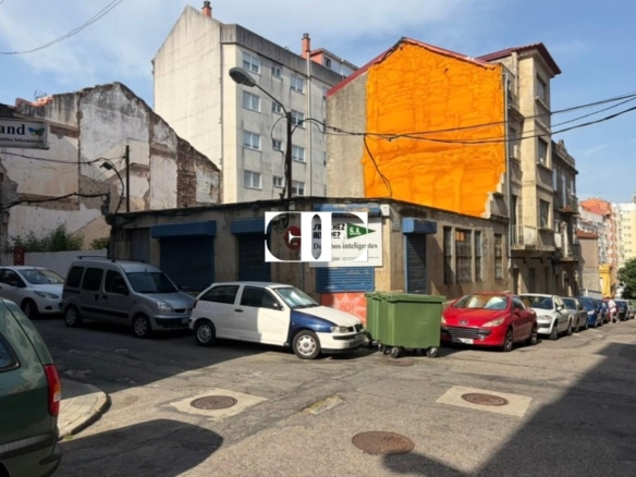 Solar urbano edificable en venta en O Calvario (Vigo) | Licencia directa | Bajo + 3 plantas