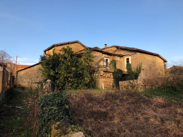 CASA DE PUEBLO EN GUSTEY