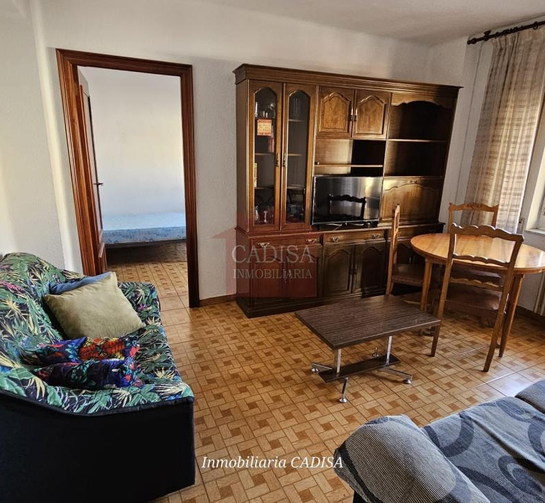 PISO EN ALQUILER PARA CHICAS ESTUDIANTES, CÉNTRICO Y CAMPUS. REF 10464