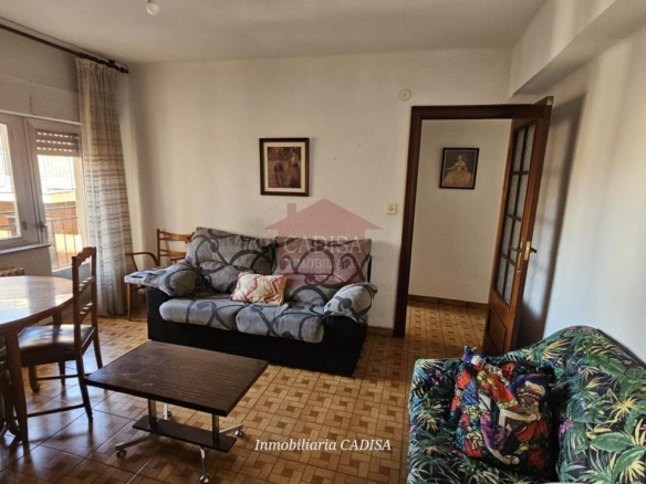 PISO EN ALQUILER PARA CHICAS ESTUDIANTES, CÉNTRICO Y CAMPUS. REF 10464