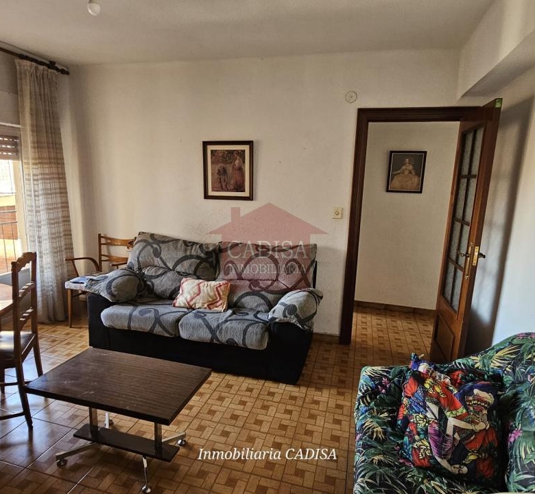 PISO EN ALQUILER PARA CHICAS ESTUDIANTES, CÉNTRICO Y CAMPUS. REF 10464
