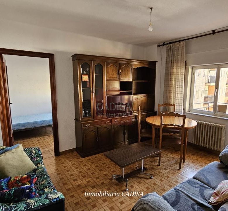 PISO EN ALQUILER PARA CHICAS ESTUDIANTES, CÉNTRICO Y CAMPUS. REF 10464