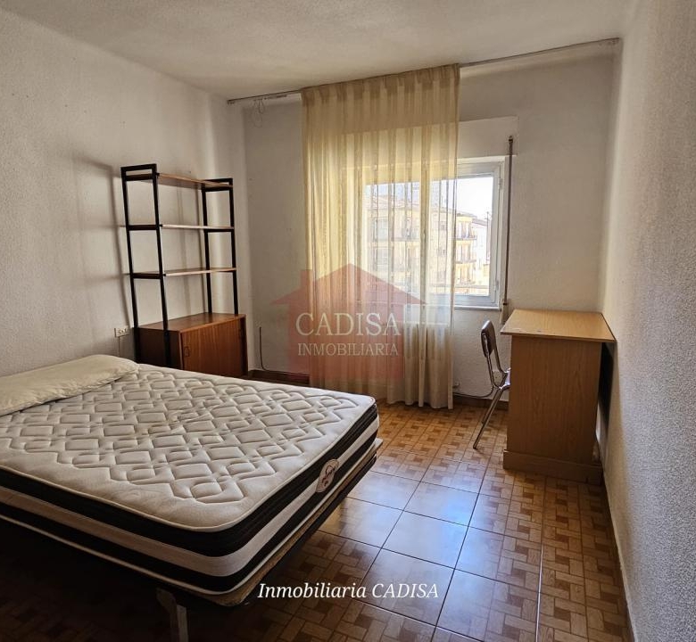 PISO EN ALQUILER PARA CHICAS ESTUDIANTES, CÉNTRICO Y CAMPUS. REF 10464